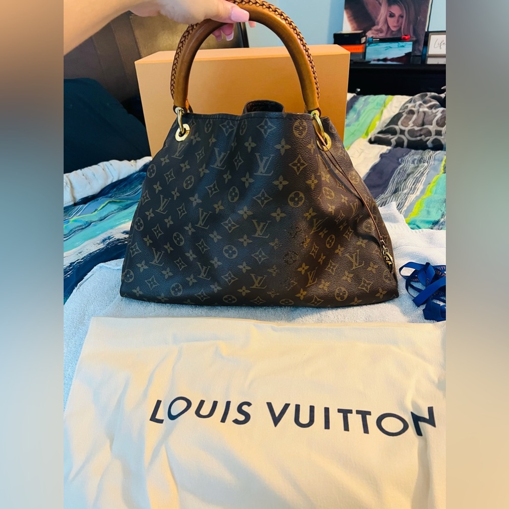 Louis Vuitton Artsy MM (PLEASE READ DESCRIPTION)
